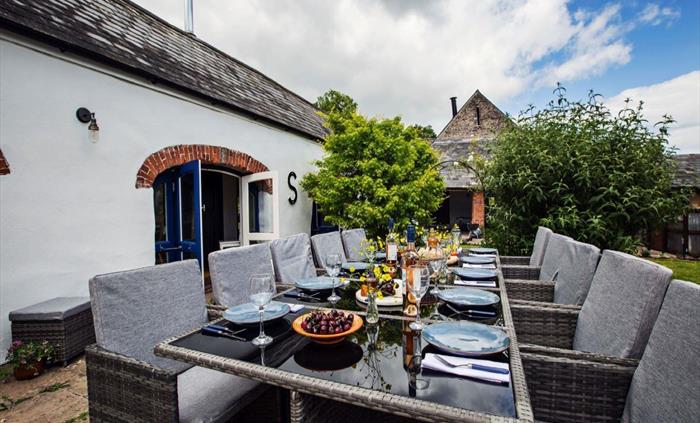 Outdoor Eating Area